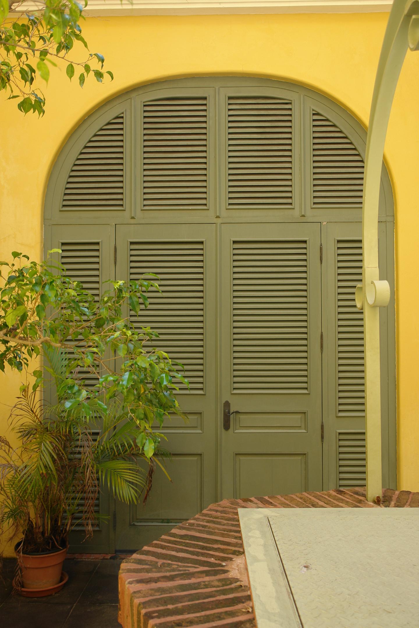 Calle de la Fortaleza 56 - Antigua Real Audiencia - Conservatorio De Artes Del Caribe - San Juan (Viejo San Juan) - 2011